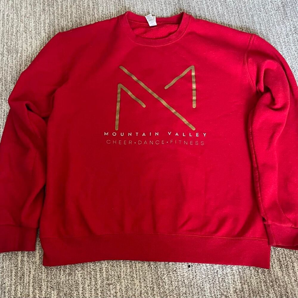 Mountain Valley Cheer Red Crewneck Size Medium